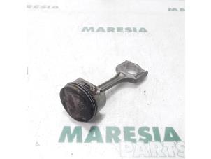 Usados Pistón Citroen C3 Picasso (SH) 1.4 16V VTI 95 Precio € 50,00 Norma de margen ofrecido por Maresia Parts