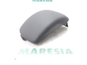 Used Armrest Citroen C4 Berline (NC) 1.6 16V VTi Price € 105,00 Margin scheme offered by Maresia Parts