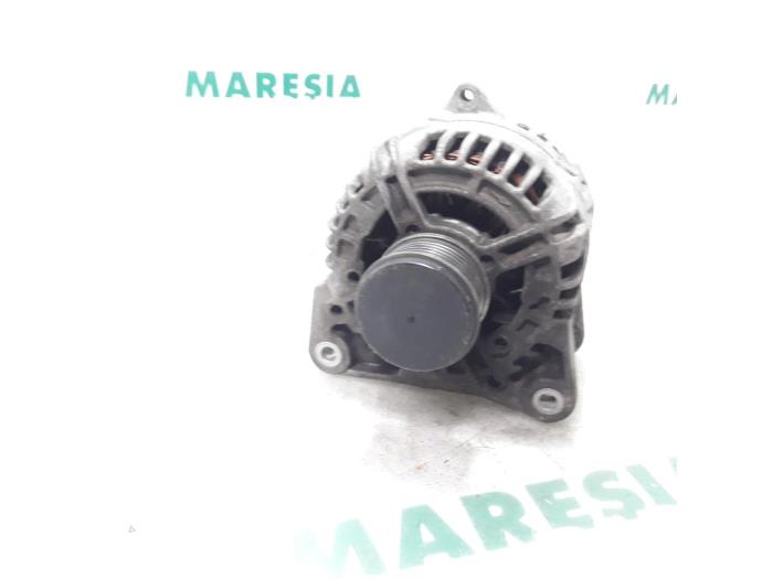 Begagnade Dynamo Renault Twingo II (CN) 1.5 dCi 90 FAP Pris € 85,00 Marginaltabell erbjuds av Maresia Parts