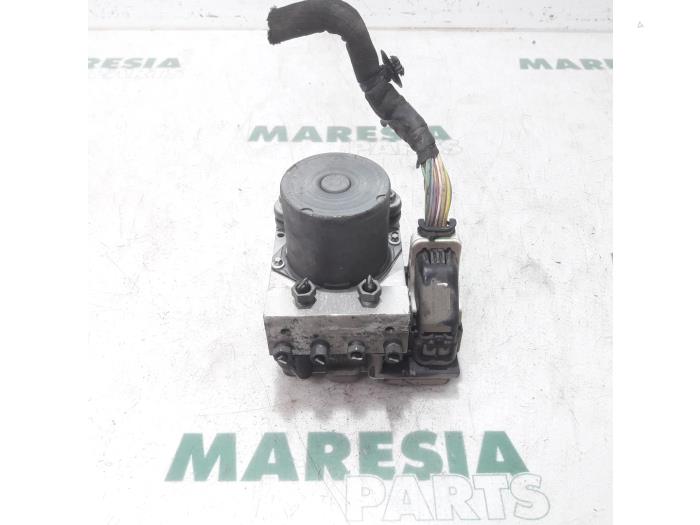 Begagnade ABS-pump Citroen C5 III Tourer (RW) 2.0 HDiF 16V Pris € 119,95 Marginaltabell erbjuds av Maresia Parts