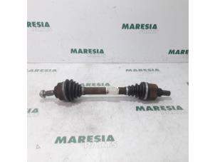Used Front drive shaft, left Peugeot 307 CC (3B) 2.0 16V Price € 75,00 Margin scheme offered by Maresia Parts