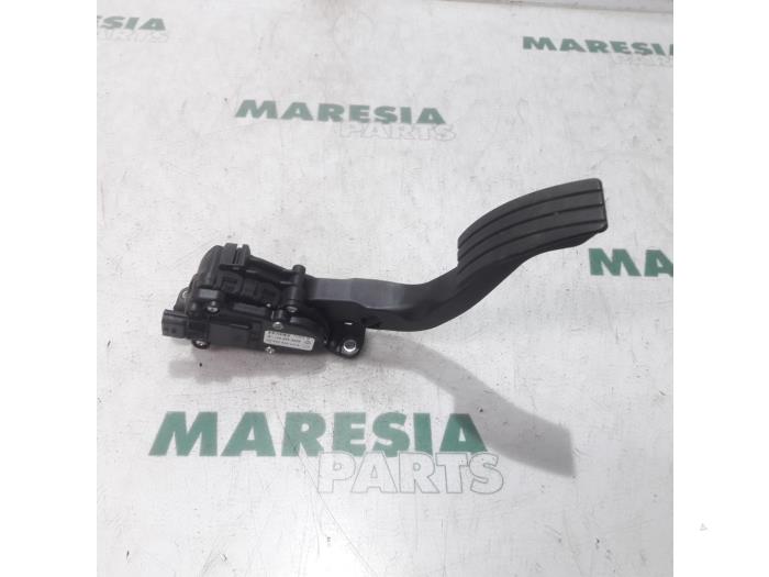 Begagnade Gaspedalsensor Renault Twingo II (CN) 1.5 dCi 90 FAP Pris € 19,95 Marginaltabell erbjuds av Maresia Parts