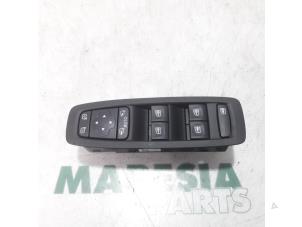 Used Multi-functional window switch Renault Scénic IV (RFAJ) 1.2 TCE 115 16V Price € 60,00 Margin scheme offered by Maresia Parts