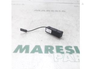 Used Antenna Renault Scénic IV (RFAJ) 1.2 TCE 115 16V Price € 15,00 Margin scheme offered by Maresia Parts