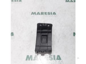 Used Rear bumper frame Renault Scénic IV (RFAJ) 1.2 TCE 115 16V Price € 25,00 Margin scheme offered by Maresia Parts