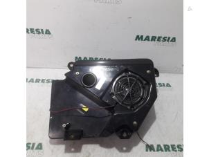 Używane Subwoofer Alfa Romeo 156 Sportwagon (932) 1.9 JTD 16V Cena € 75,00 Procedura marży oferowane przez Maresia Parts