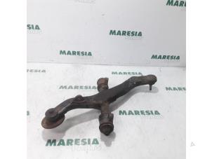 Used Front upper wishbone, right Renault Master III (FD/HD) 2.2 dCi 16V Price € 78,65 Inclusive VAT offered by Maresia Parts