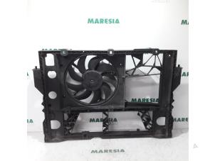 Usados Motor de aleta de refrigeración Renault Master III (FD/HD) 2.2 dCi 16V Precio € 95,59 IVA incluido ofrecido por Maresia Parts