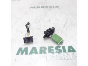 Używane Opornik nagrzewnicy Citroen Jumpy (G9) 1.6 HDI Cena € 60,50 Z VAT oferowane przez Maresia Parts