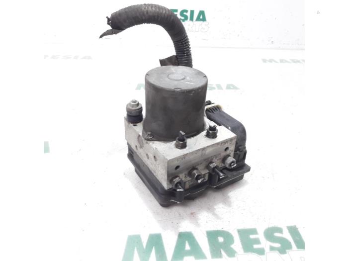 Usagé Pompe ABS Citroen Jumpy (G9) 1.6 HDI Prix € 157,30 Prix TTC proposé par Maresia Parts