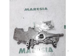Used Rocker cover Renault Clio III (BR/CR) 1.4 16V Price € 20,00 Margin scheme offered by Maresia Parts