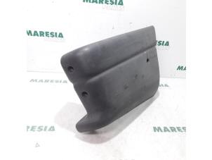 Used Rear bumper component, right Renault Master III (FD/HD) 2.2 dCi 16V Price € 42,35 Inclusive VAT offered by Maresia Parts