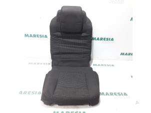 Używane Tapicerka fotela prawego Peugeot 5008 I (0A/0E) 1.6 HDiF 16V Cena € 105,00 Procedura marży oferowane przez Maresia Parts