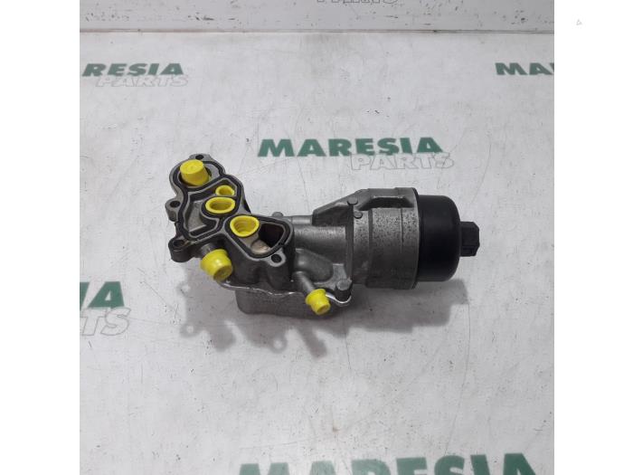 Gebrauchte Ölfilterhalter Peugeot 207 CC (WB) 1.6 16V THP Preis € 40,00 Margenregelung angeboten von Maresia Parts