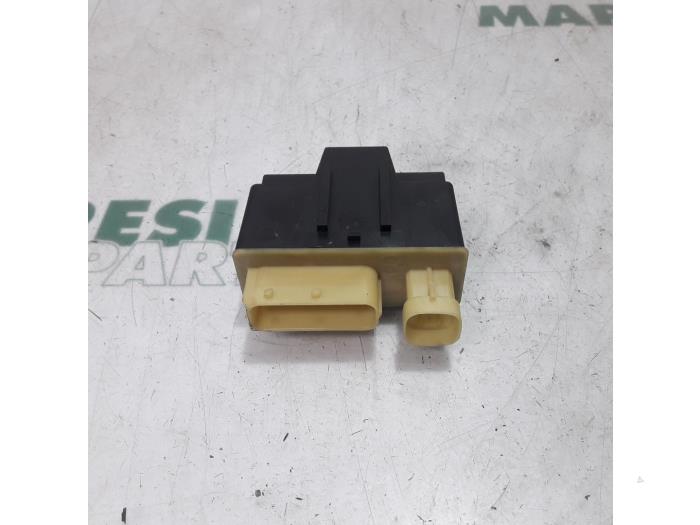 Begagnade Relä Citroen C4 Picasso (3D/3E) 1.6 e-Hdi, BlueHDi 115 Pris € 20,00 Marginaltabell erbjuds av Maresia Parts