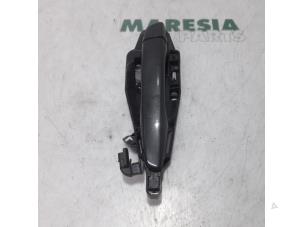 Used Rear door handle 4-door, right Citroen C4 Picasso (3D/3E) 1.6 e-Hdi, BlueHDi 115 Price € 19,50 Margin scheme offered by Maresia Parts