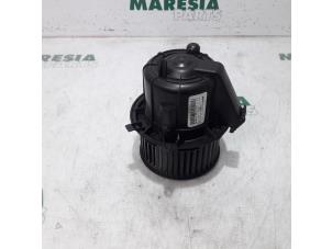 Używane Silnik wentylatora nagrzewnicy Citroen C3 (SC) 1.2 VTi 82 12V Cena € 25,00 Procedura marży oferowane przez Maresia Parts