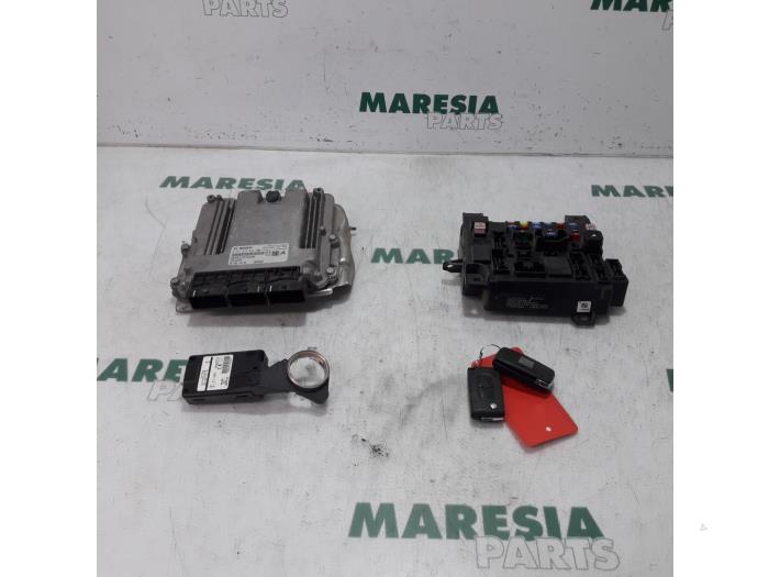 Used Engine management computer Citroen C-Crosser 2.2 HDiF 16V Price € 215,00 Margin scheme offered by Maresia Parts