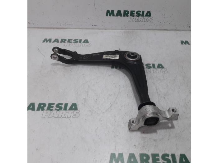 Front lower wishbone, left from a Citroën C5 III Berline (RD) 2.0 HDiF 16V 2011