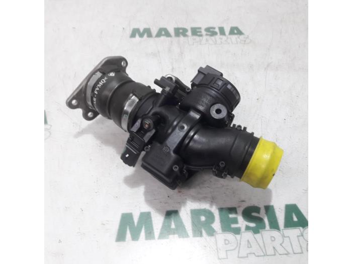 Usagé Boitier papillon Citroen C5 III Berline (RD) 2.0 HDiF 16V Prix € 75,00 Règlement à la marge proposé par Maresia Parts