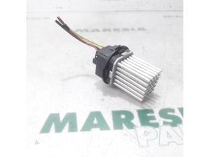 Used Heater resistor Citroen C5 III Berline (RD) 2.0 HDiF 16V Price € 25,00 Margin scheme offered by Maresia Parts