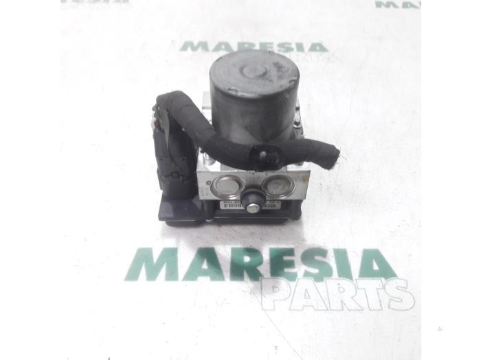 Used ABS pump Citroen C5 III Berline (RD) 2.0 HDiF 16V Price € 119,95 Margin scheme offered by Maresia Parts