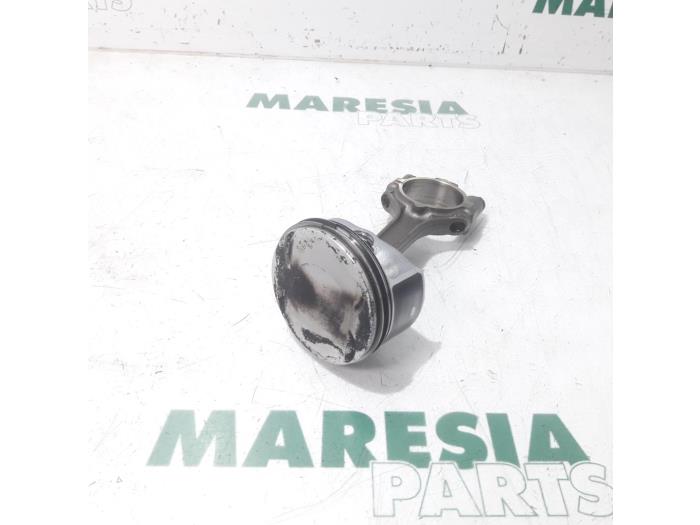 Gebrauchte Kolben Alfa Romeo 159 Sportwagon (939BX) 1.8 MPI 16V Preis € 75,00 Margenregelung angeboten von Maresia Parts