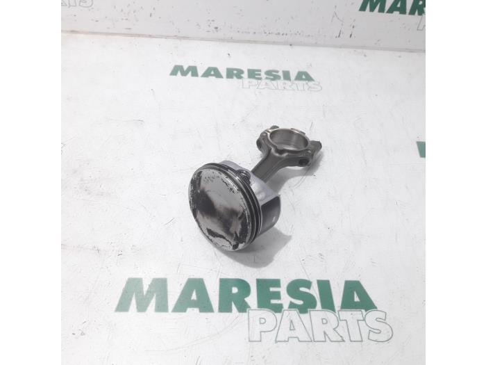 Gebrauchte Kolben Alfa Romeo 159 Sportwagon (939BX) 1.8 MPI 16V Preis € 75,00 Margenregelung angeboten von Maresia Parts