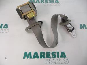 Używane Pas bezpieczenstwa lewy tyl Renault Scénic I (JA) 1.8 16V Cena € 40,00 Procedura marży oferowane przez Maresia Parts