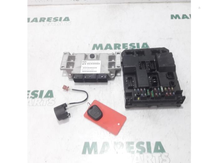 Used Engine management computer Peugeot 307 CC (3B) 2.0 16V Price € 225,00 Margin scheme offered by Maresia Parts