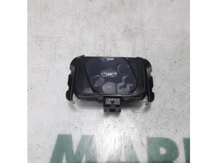 Begagnade Regnsensor Peugeot 307 CC (3B) 2.0 16V Pris € 35,00 Marginaltabell erbjuds av Maresia Parts