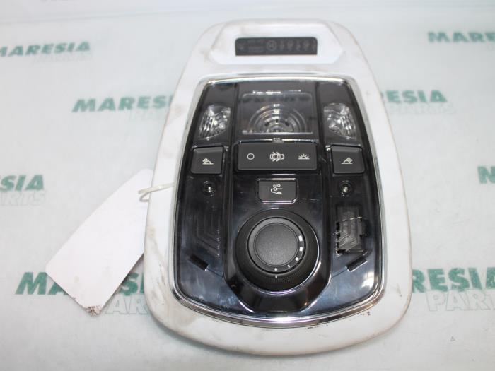 Używane Przelacznik (rózne) Peugeot 508 SW (8E/8U) 1.6 THP 16V Cena € 25,00 Procedura marży oferowane przez Maresia Parts