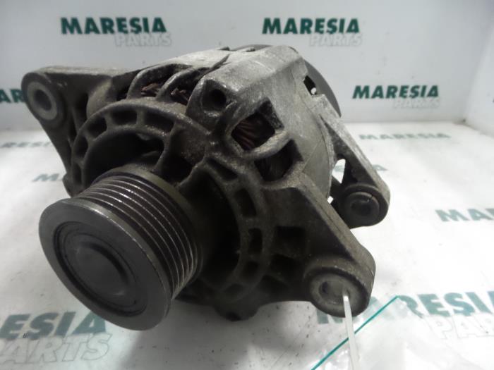 Begagnade Dynamo Fiat Punto II (188) 1.9 JTD 80 ELX 3-Drs. Pris € 65,00 Marginaltabell erbjuds av Maresia Parts