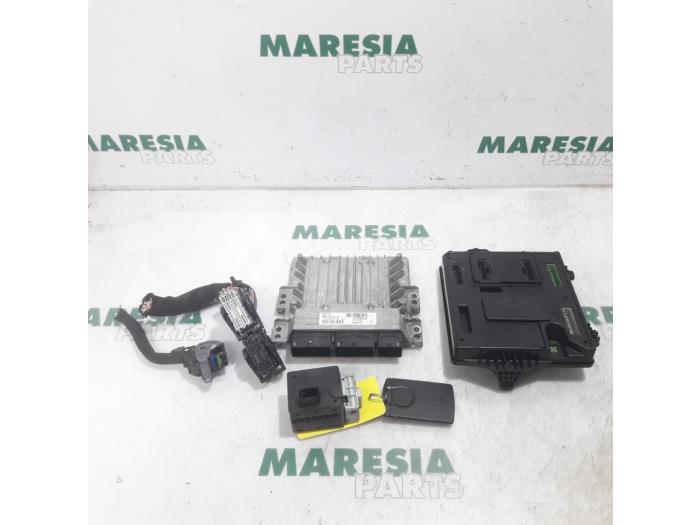 Used Engine management computer Renault Megane III Grandtour (KZ) 1.5 dCi 110 Price € 260,00 Margin scheme offered by Maresia Parts