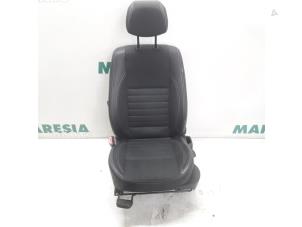 Używane Fotel lewy Renault Laguna III (BT) 2.0 16V Cena € 157,50 Procedura marży oferowane przez Maresia Parts