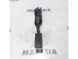 Used Throttle pedal position sensor Renault Laguna III (BT) 2.0 16V Price € 50,00 Margin scheme offered by Maresia Parts