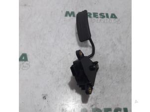 Used Throttle pedal position sensor Renault Clio III Estate/Grandtour (KR) 1.6 16V Price € 30,00 Margin scheme offered by Maresia Parts