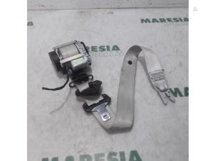 Used Front seatbelt, right Renault Megane III Grandtour (KZ) 1.5 dCi 110 Price € 79,00 Margin scheme offered by Maresia Parts