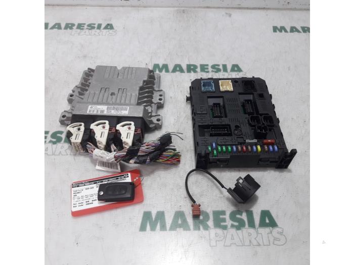 Used Engine management computer Peugeot 308 CC (4B) 1.6 HDiF 16V Price € 260,00 Margin scheme offered by Maresia Parts