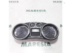 Used Instrument panel Peugeot 308 CC (4B) 1.6 HDiF 16V Price € 75,00 Margin scheme offered by Maresia Parts