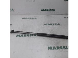 Used Set of tailgate gas struts Fiat Croma (194) 1.8 MPI 16V Price € 25,00 Margin scheme offered by Maresia Parts