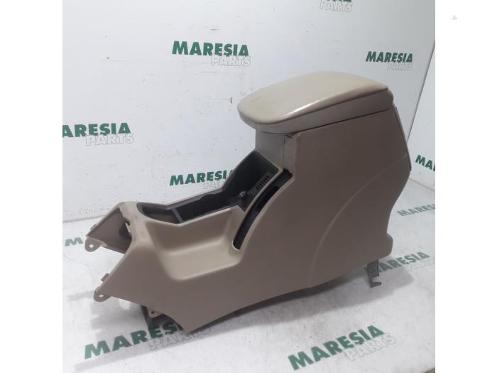 Begagnade Armstöd Fiat Croma (194) 1.8 MPI 16V Pris € 50,00 Marginaltabell erbjuds av Maresia Parts
