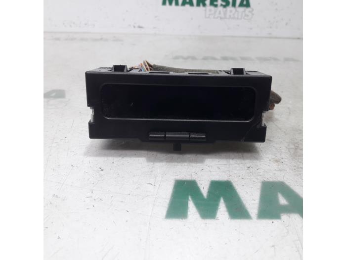 Begagnade Innerdisplay Renault Megane II Grandtour (KM) 1.6 16V Pris € 20,00 Marginaltabell erbjuds av Maresia Parts