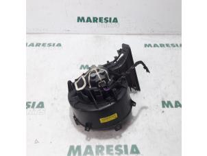 Używane Silnik wentylatora nagrzewnicy Fiat Croma (194) 1.8 MPI 16V Cena € 40,00 Procedura marży oferowane przez Maresia Parts