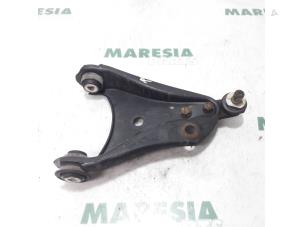 Usagé Bras de suspension bas avant droit Renault Twingo II (CN) 1.2 Prix € 25,00 Règlement à la marge proposé par Maresia Parts