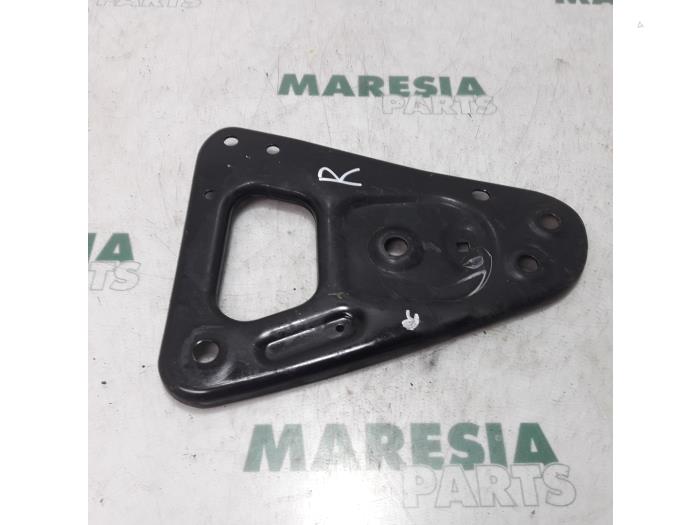 Usados Subchasis Renault Twingo II (CN) 1.2 Precio € 20,00 Norma de margen ofrecido por Maresia Parts