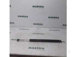 Used Set of tailgate gas struts Peugeot Expert (G9) 2.0 HDi 140 16V Price € 48,40 Inclusive VAT offered by Maresia Parts