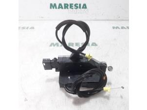 Used Sliding door lock mechanism, left Peugeot Expert (G9) 2.0 HDi 140 16V Price € 36,30 Inclusive VAT offered by Maresia Parts