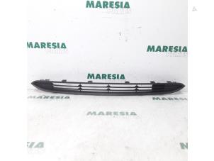 Used Grille Fiat Punto Evo (199) 1.4 Price € 35,00 Margin scheme offered by Maresia Parts