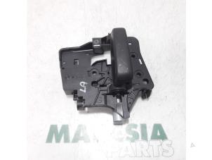 Used Sliding door handle, left Peugeot Expert (G9) 2.0 HDi 140 16V Price € 42,35 Inclusive VAT offered by Maresia Parts